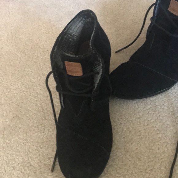 Boots - Picture 2 of 4